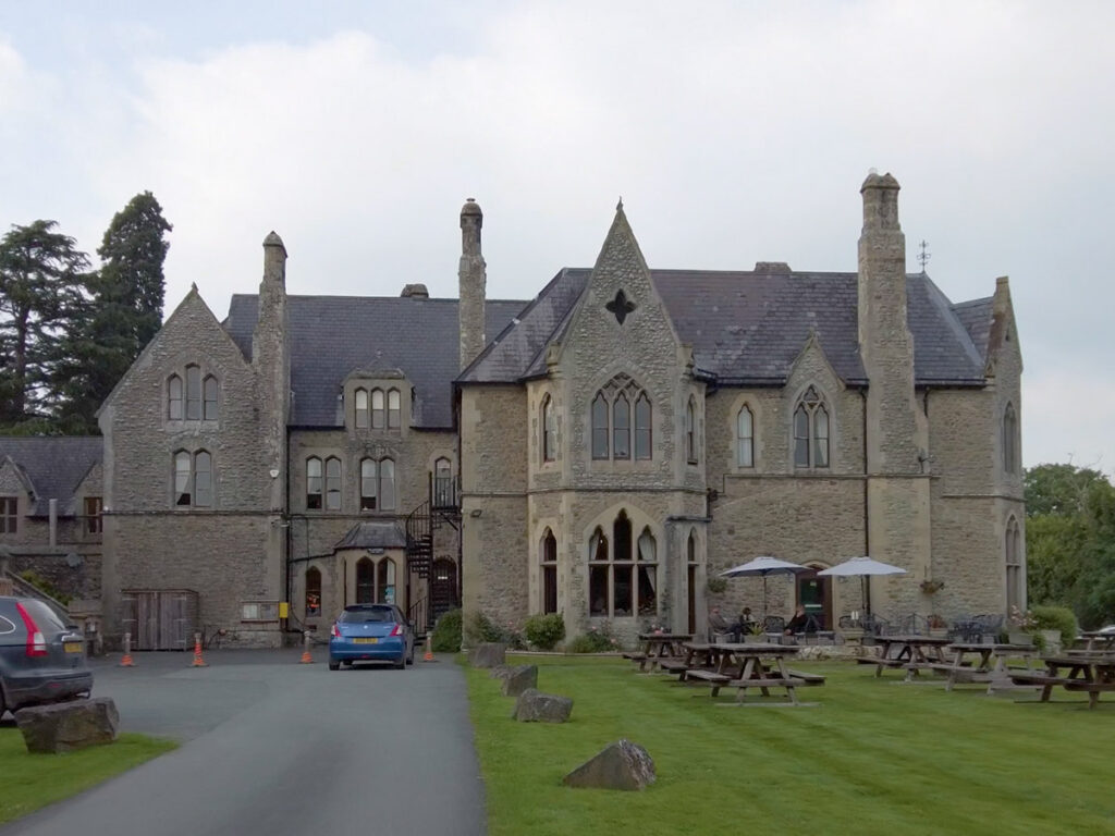 Mellington Hall
