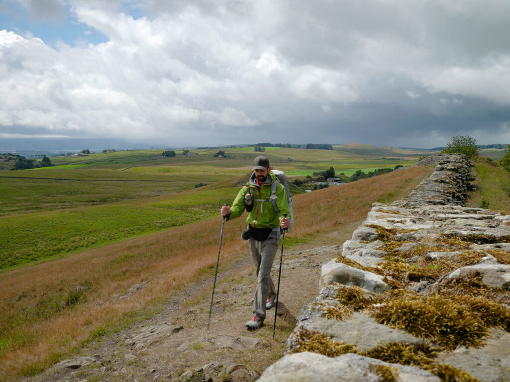 Hier führt der Pennine Way entlang des Hadrians Wall Path