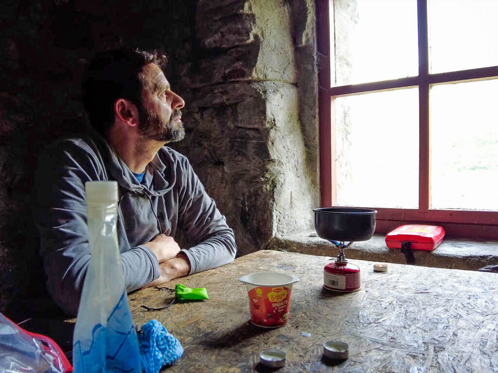 Pause mit Kaffee und Porridge